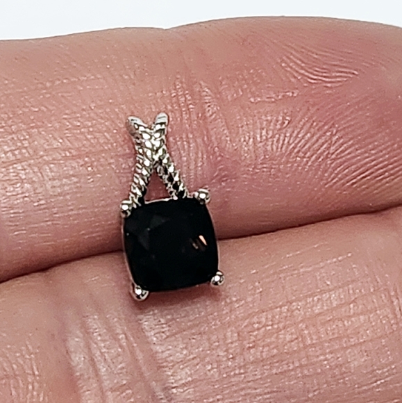 1.00 ct Topaz cushion Silver Pendant - Picture 9 of 11
